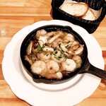 Karuizawa Budobou - 小蝦仁與蘑菇的蒜香橄欖油