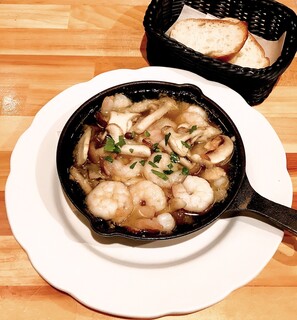 Karuizawa Budobou - 小虾和蘑菇的蒜香油