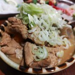 海鮮酒場とろ丸 - もつ煮込み。