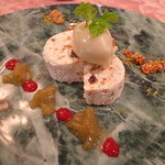 日和庵 - ズコットとルバーブのソルベ・ヌガーとコンフィを添えて