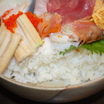 千隆 - 海鮮丼大盛のご飯は650g位あり！