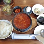コッテジ - 豆腐チゲランチ（激辛・ご飯大盛）＆ 生卵