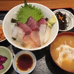 Uoichi - ランチメニュー　海鮮丼