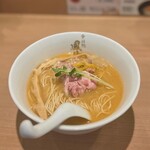 金目鯛らぁ麺 鳳仙花 - 濃厚白湯 金目鯛らぁ麺