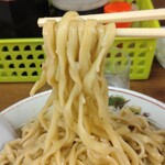 ラーメン二郎 - 独特な麺ですね