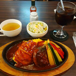 ル・モンド - 懐かしのあつあつ鉄板オムバーグ　と　アイスコーヒー