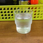 ラーメン二郎 - まずはお水補給