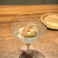 PRIMO PASSO - カッペリーニ　甘エビ。
                      パスタをゆでるのも、蛤と昆布出汁というこだわりの一皿。
                      旨みをしっかり吸い込んで、パスタ自体も美味しい♪
                      もっと食べたいんですけど(^^)