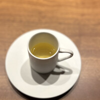 PRIMO PASSO - 青魚のコンソメ。風味豊かに胃を温めて。