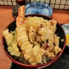 Tenpura Sakaba Wakafuku - ホタルイカの天ぷらは程よくレアな揚げ具合で旨味が溢れる～♪ブリッと肉厚な甘い海老にホクホクの南瓜、ジューシーなナスなど野菜も4種