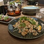 DADAI THAI VIETNAMESE DIMSUM - パッタイ