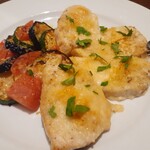 オステリア ピテカントロポ - メカジキの香草チーズパン粉焼き