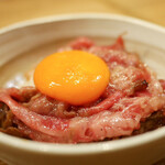 炭火焼肉ホルモン うしごろ 中目黒店 - とろけるロース