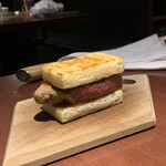 蕃 YORONIKU - カツサンドは人生最高のうまさ！