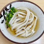 208506819 - 「かけうどん(ひやあつ)(並)」(400円)です