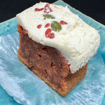 PARKER HOUSE BUTTER ROLL - キャロットケーキ