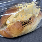 PARKER HOUSE BUTTER ROLL - トリュフ香る卵サンドロールパンは袋入り