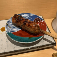 焼鳥 ひら野 - 大葉が刻み込まれたつくね、大葉が香ります