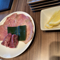 焼肉うしごろ 新宿三丁目店 - 