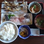 青木屋 - B定食（鮎塩焼き+岩魚の刺身）