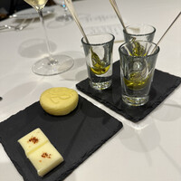 ソンブルイユ TOKYO - オリーブオイルは、仏さん、伊産、スペイン産。