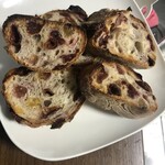 boulangerie Matsuoka - ゴールデンレーズン、サワーチェリー、クランベリー、フランボワーズ入り