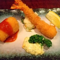 赤坂 津つ井 総本店 - フライの盛り合わせ（エビフライ、カニクリームコロッケ）