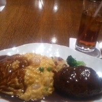 グリル満天星 麻布十番 新宿店 - オムライス＆ハンバーグ＆ウーロン茶