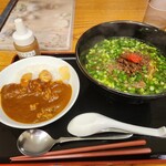 Gilroy Cafe - にんじゃあ麺と田子にんにくビーフカレー(ミニ)
