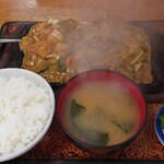 黒田屋 - 料理写真:スタミナ野菜定食 850円