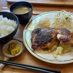 喫茶スピカ＋ - 料理写真:骨付鳥定食