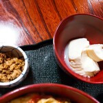水だき 萬治郎 - 「辛味そぼろ」と「おぼろ豆腐」