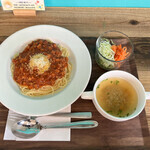 mother earth+cafe - 料理写真:ミートスパゲティにスープとサラダがついて税込み１２００円