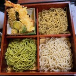 誠庵 - 三色の蕎麦と天婦羅です