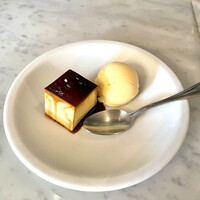 LOVAT - なめらかプリン&ラムレーズンアイス。