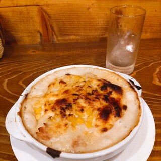 KITCHEN ICHIROU - ★ツナとコーンのドリア 1200円 ハズレ！想像通りの味で感動はない！ご飯の上にコーンとツナ缶、ホワイトソースが乗ってるだけ！俺でも作れる！