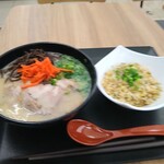 海老名 麺'ｓROAD - とんこつラーメン炒飯セット