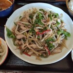 王子西安鍋貼館 - 定食には水餃子、もやしサラダがついています