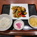 上海菜館 - 豚肉とナスの味噌炒め　869円＋半ライスセット　165円