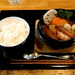 Kunsei To Supaisu Kare Kemuri - ４種の燻製とスープカレー(税込850円)※野菜スープ、ご飯並盛
