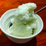 灼味噌らーめん 八堂八 - メロンシャーベット 150円