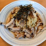 カフェ ゆるリーフ - きのこの和風パスタ