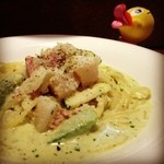 イオラシック - 2013/08/26
      
      夏野菜とホタテのクリームパスタ
      〜バジルの香り