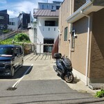 Monshirou Maru - 駐車場は２台分