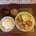 Sakaba Shokudou Kemumaki Kun - 鶏の唐揚げ定食