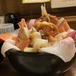 海鮮処 魚屋の台所 - おまかせ海鮮丼（上）3300円税込