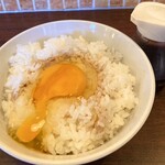 Sakaba Shokudou Kemumaki Kun - 燻製醤油の玉子かけご飯