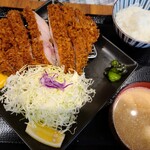 とんかつ檍のカレー屋 いっぺこっぺ - リブロースかつ定食です。トン汁も美味しいです