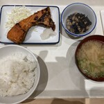 関空食堂 - 焼き鮭定食風：900円税込