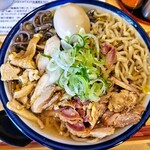 肉そば てノ字 - あいもり大盛、訳あり卵付き